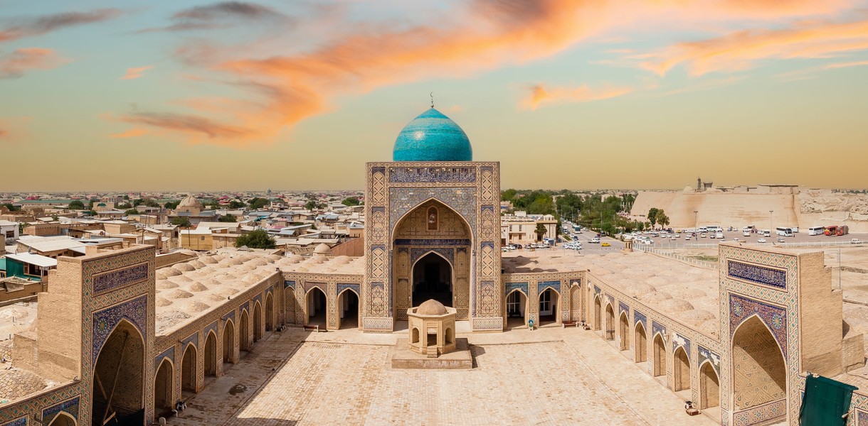 Золотая осень в городе легенд